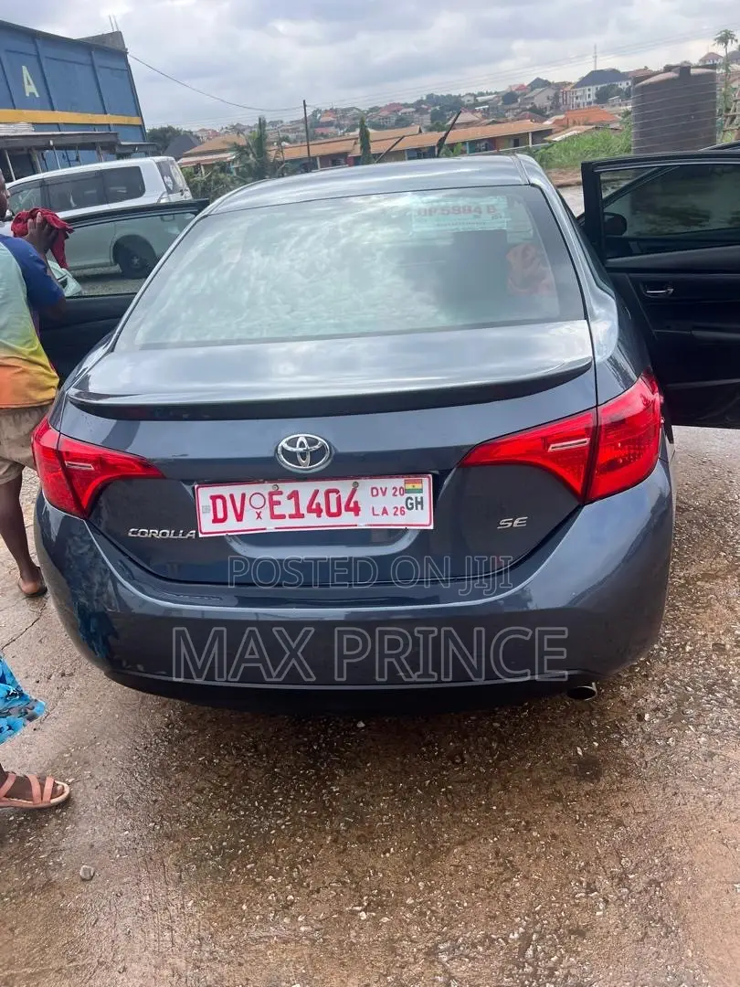 Toyota Corolla SE (1.8L 4cyl 2A) 2018 Gray
