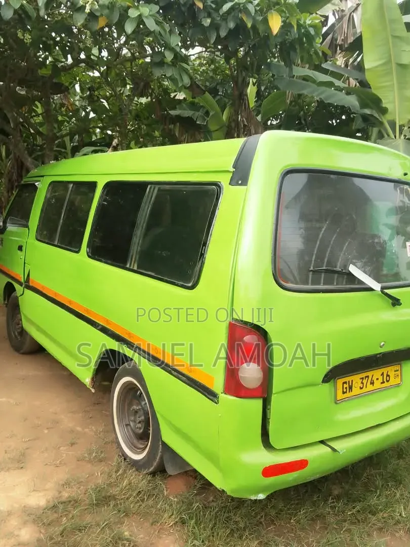 Hyundai H-100 2004 Green
