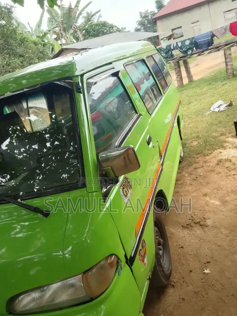 Hyundai H-100 2004 Green
