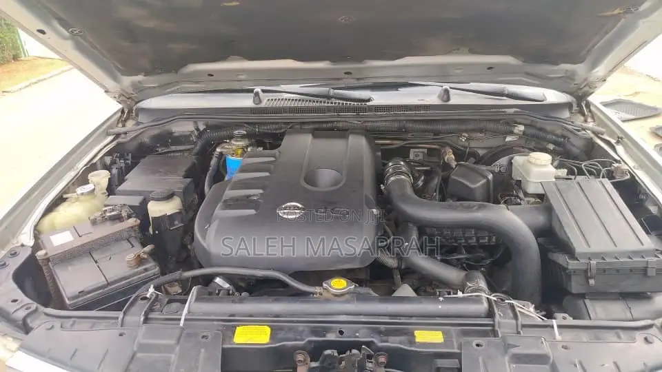 Nissan Navara 2012 Silver