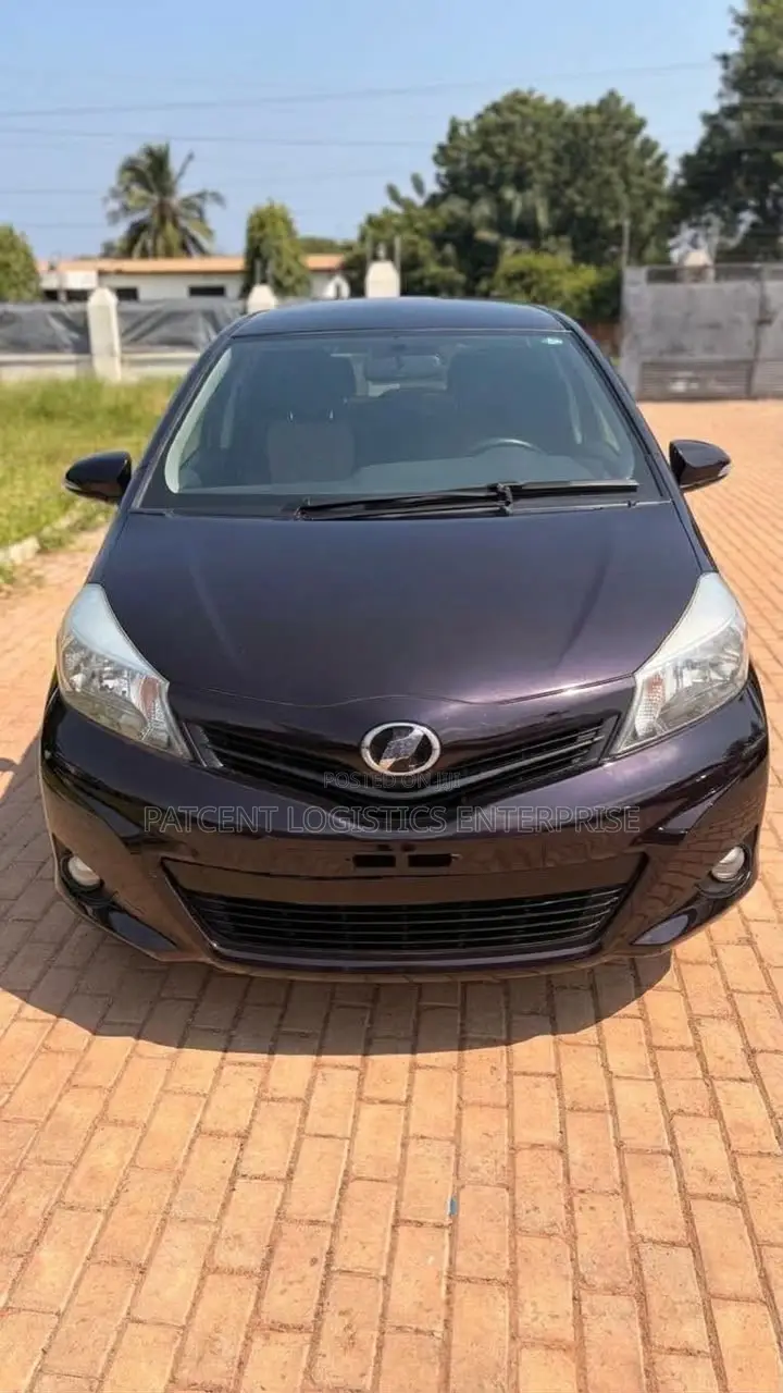 Toyota Vitz 1.3 AWD 3dr 2013 Black