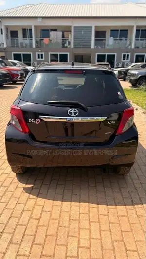 Toyota Vitz 1.3 AWD 3dr 2013 Black