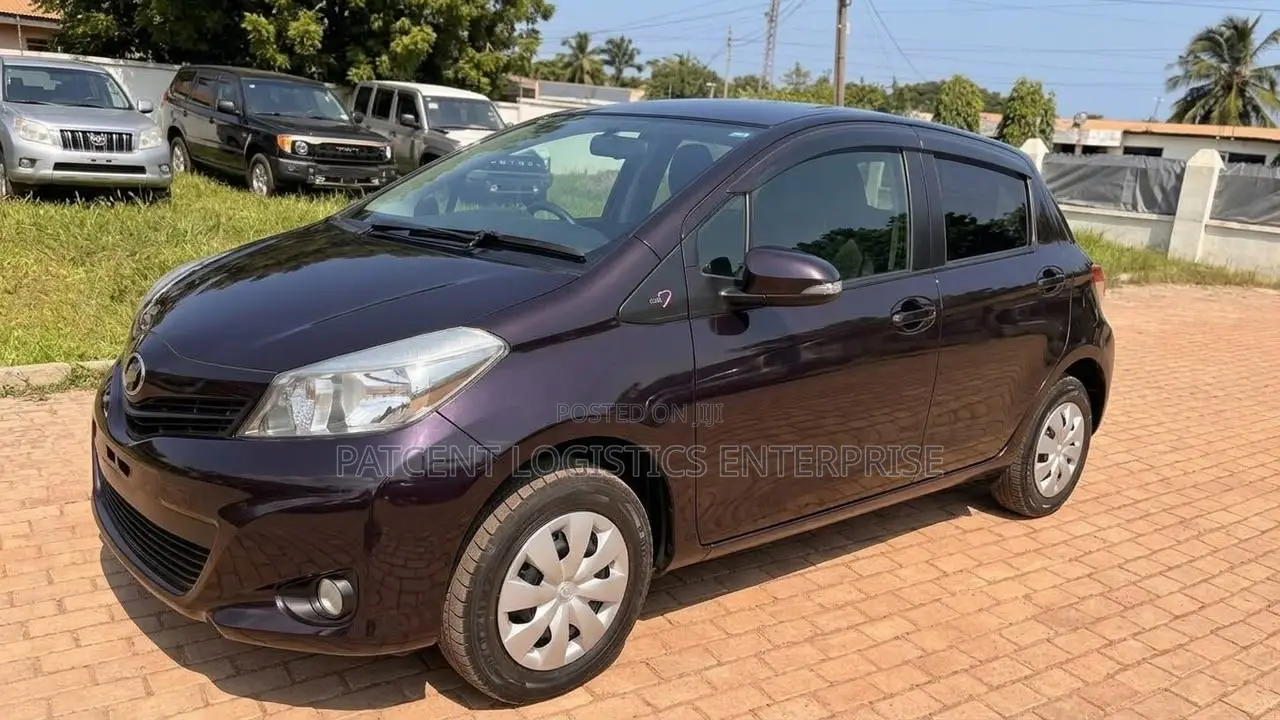 Toyota Vitz 1.3 AWD 3dr 2013 Black