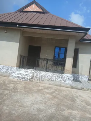 3bdrm House in Canan, Atwima Nwabiagya for sale