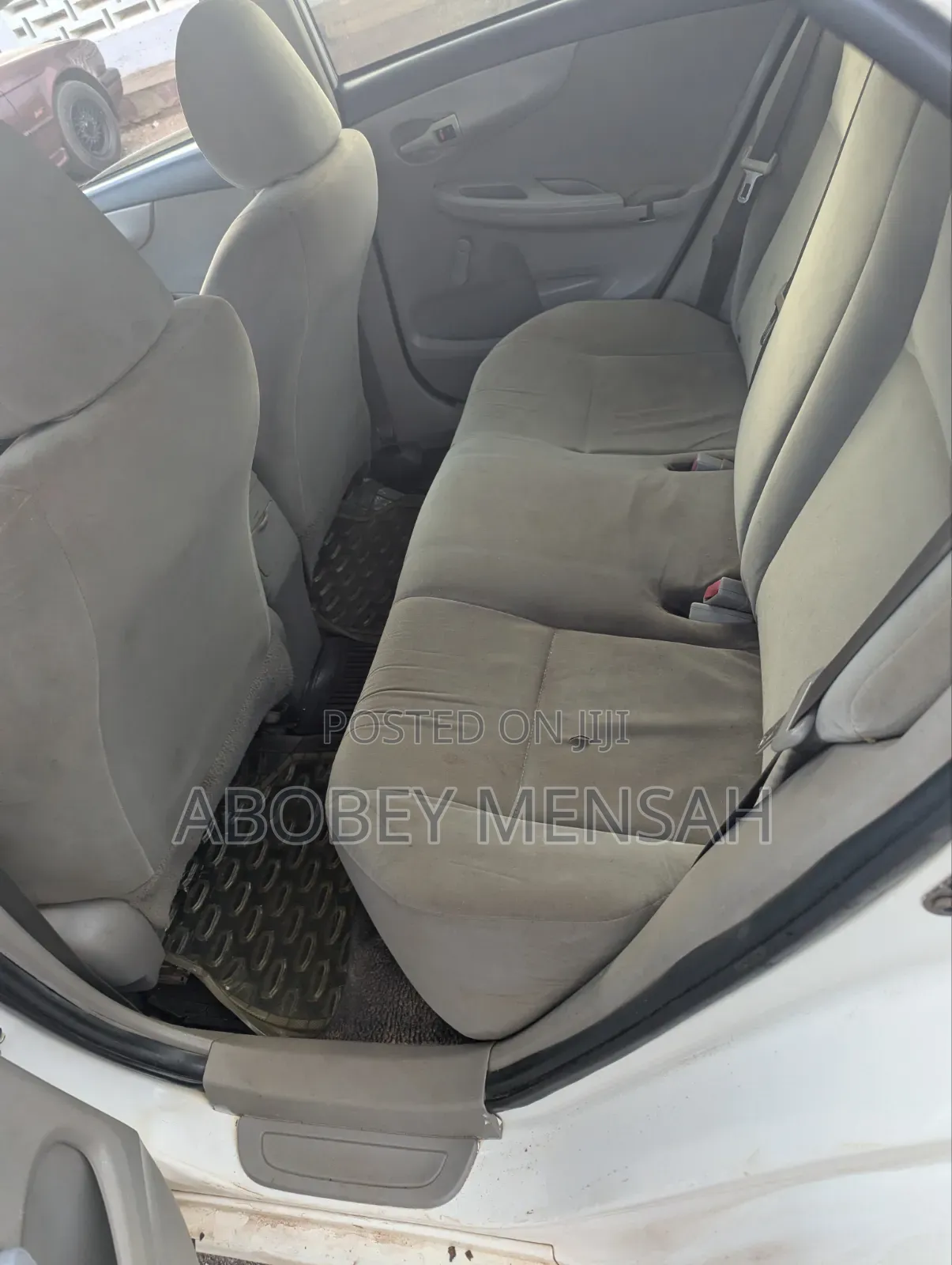 Toyota Corolla LE Special Edition 4dr Sedan (1.8L 4cyl 4A) 2013 White