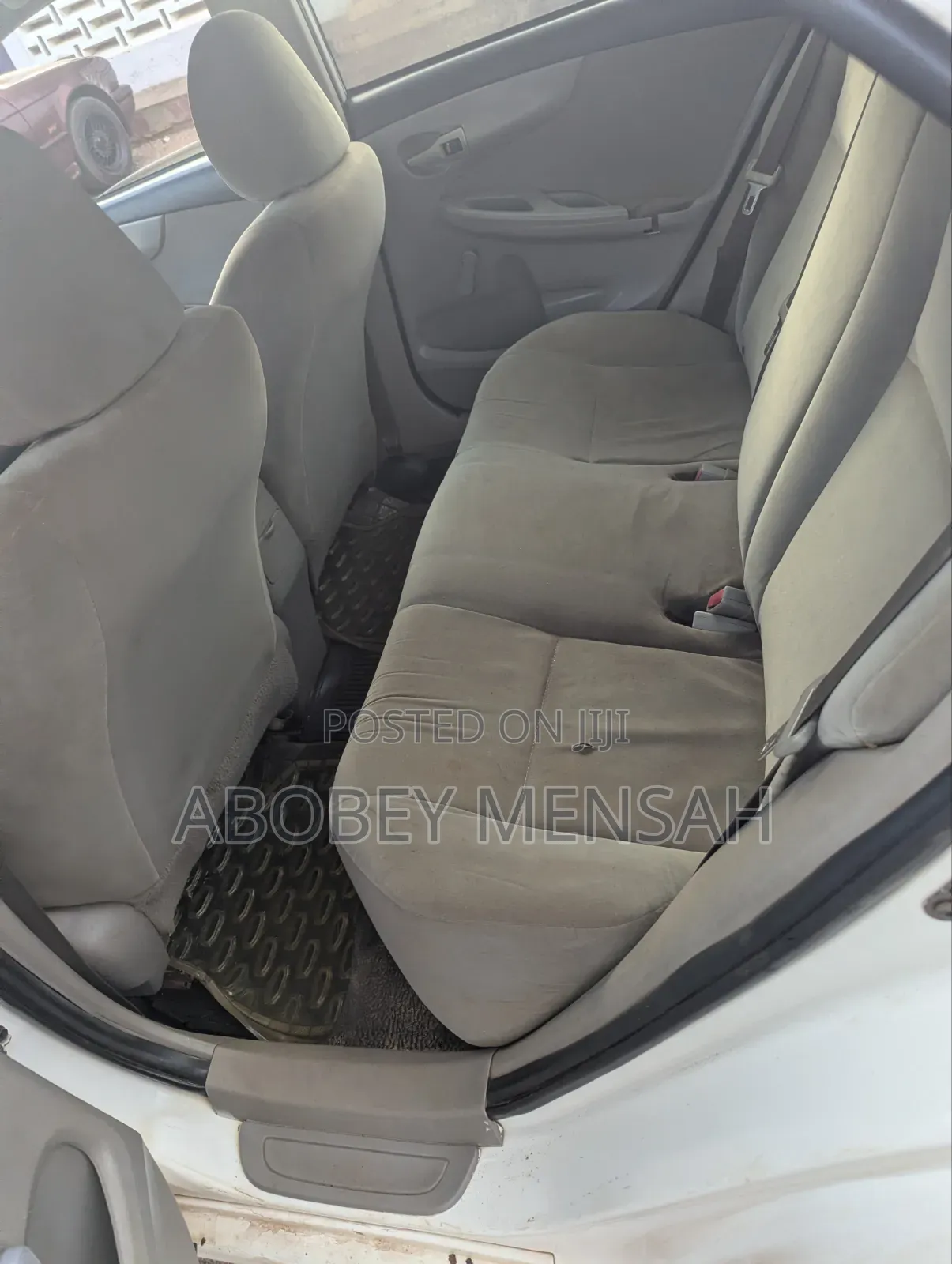 Toyota Corolla LE Special Edition 4dr Sedan (1.8L 4cyl 4A) 2013 White