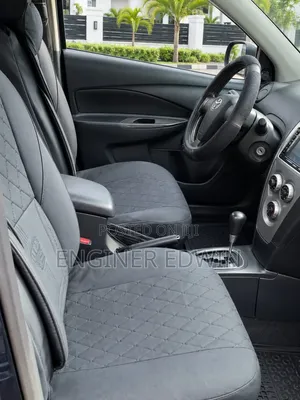 Toyota Yaris Base Sedan 4dr 2010 Blue