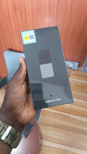 New Samsung Galaxy Z Flip 5 256 GB Blue