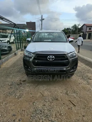 New Toyota Hilux Active (Diesel) 2026 Gray