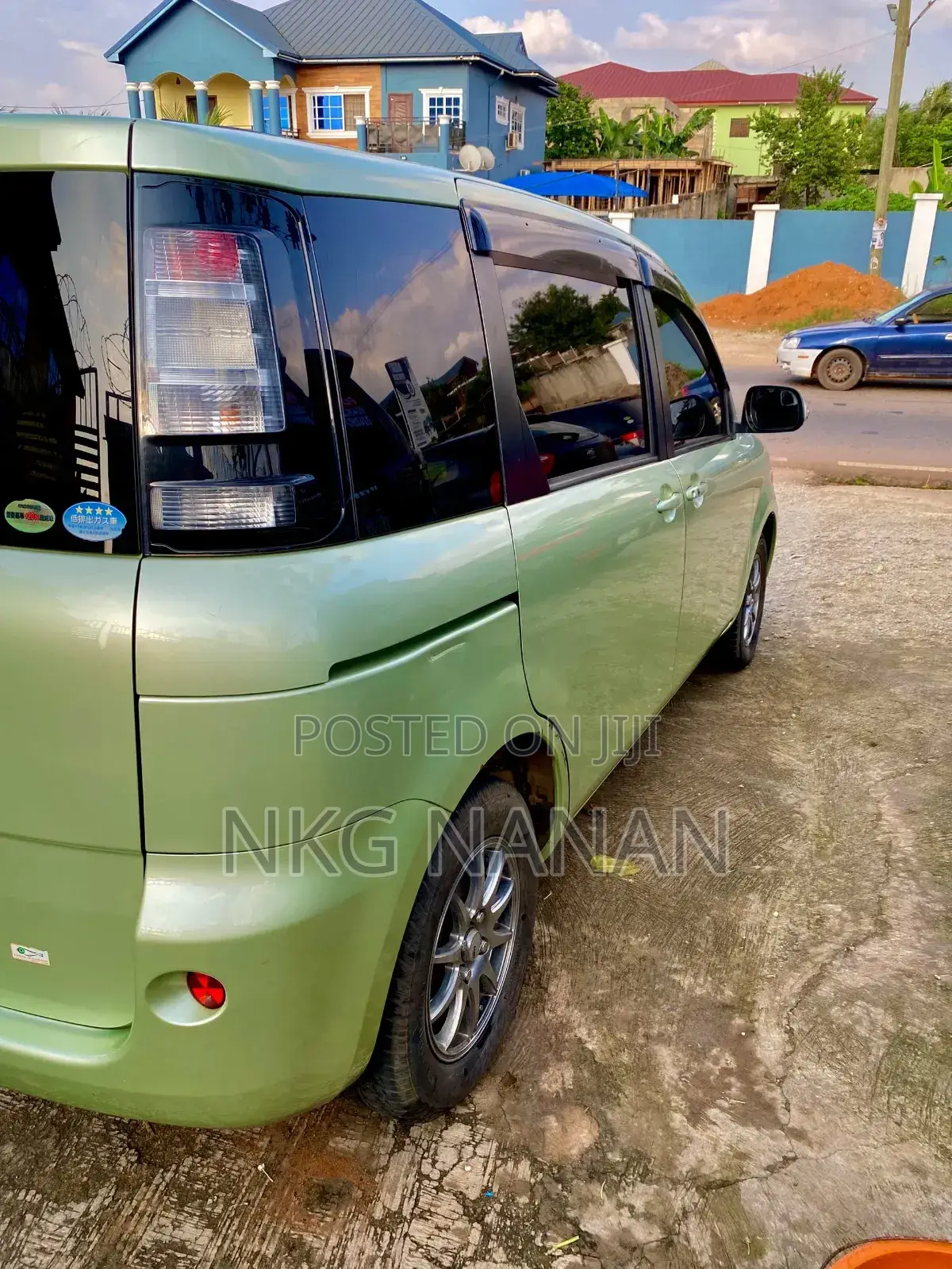 Toyota Sienta 2012 Green