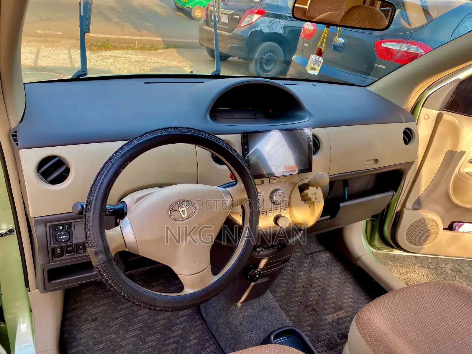 Toyota Sienta 2012 Green