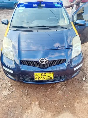 Toyota Yaris L Hatchback 5dr 2012 Blue