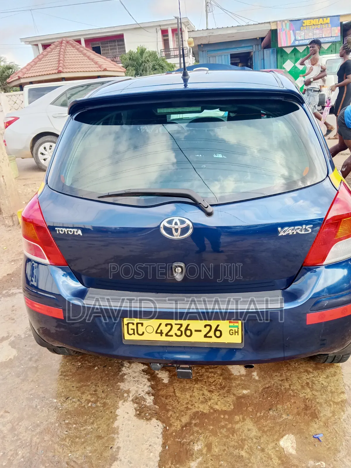 Toyota Yaris L Hatchback 5dr 2012 Blue