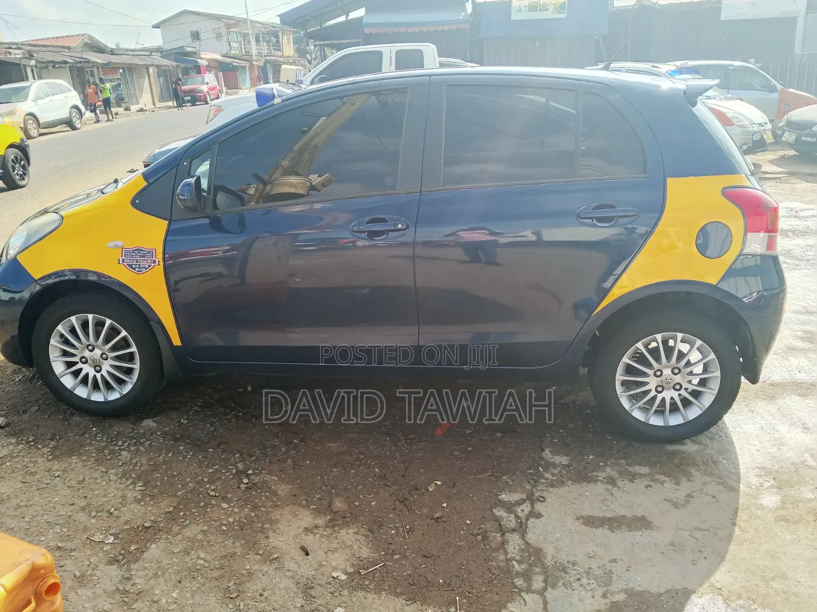 Toyota Yaris L Hatchback 5dr 2012 Blue