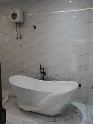 5bdrm Apartment in Stephen Properties, Asokore Mampong Municipal