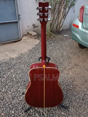 Yamaha Fg 351sb Acoustic Guitar (Professional Brand)