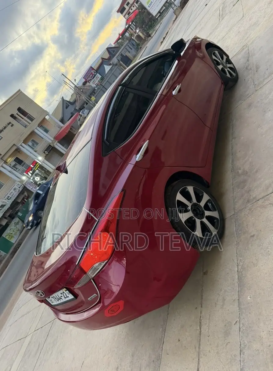 Hyundai Elantra Limited Sedan FWD (1.8L 4cyl 6A) 2013 Red