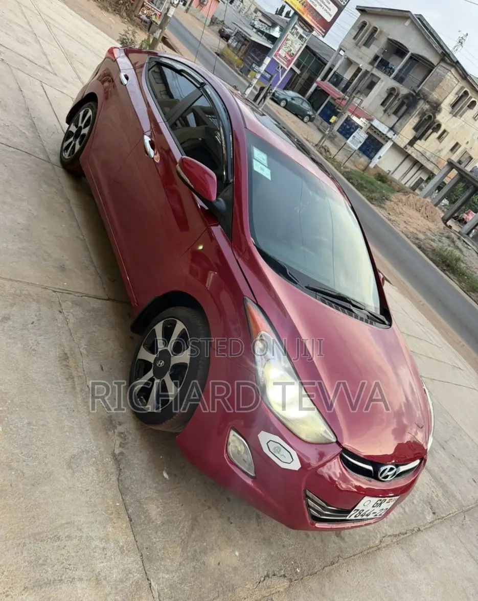 Hyundai Elantra Limited Sedan FWD (1.8L 4cyl 6A) 2013 Red