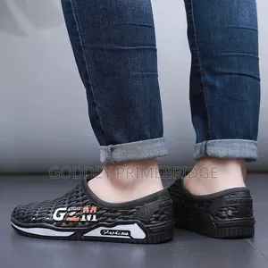 Black Beach Sandals (Sizes 40,41,42,43 44)
