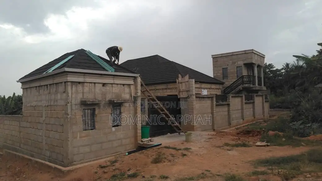 5bdrm House in Kwabre for sale