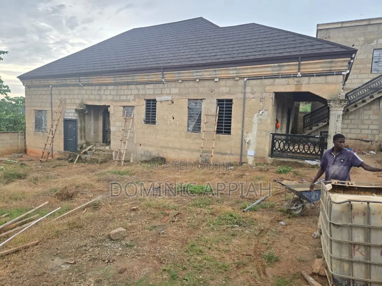 5bdrm House in Kwabre for sale