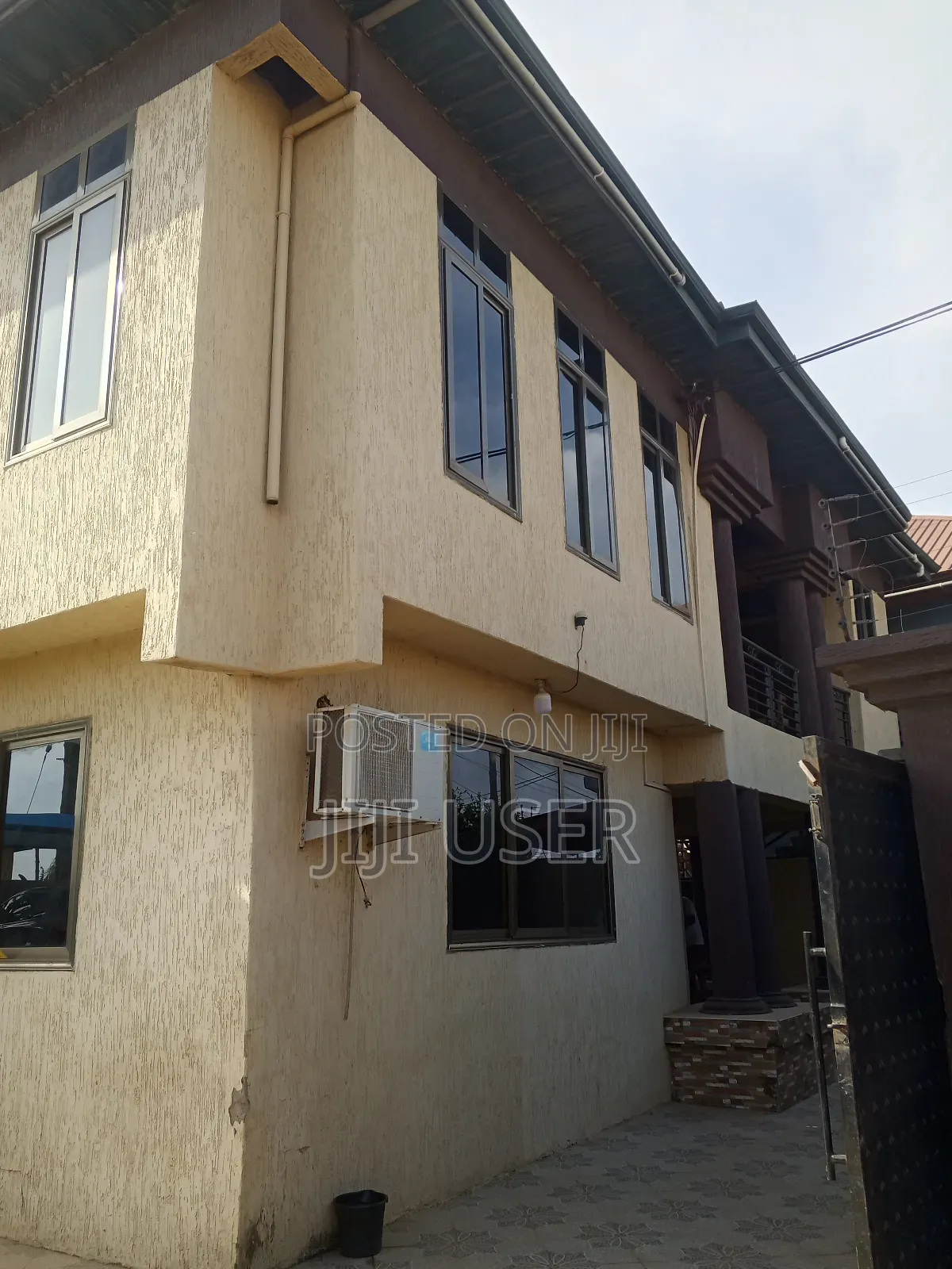 4bdrm Duplex in ..., Ablekuma for sale