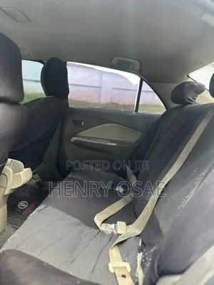 Toyota Belta 2010 Silver