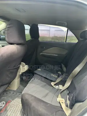 Toyota Belta 2010 Silver
