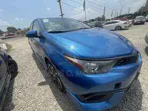 Toyota Corolla L (1.8L 4cyl 2A) 2018 Blue