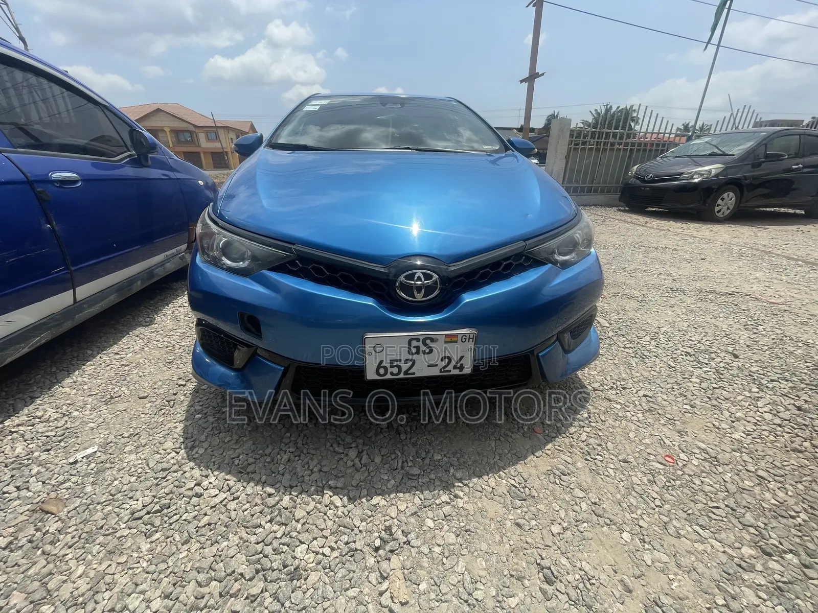 Toyota Corolla L (1.8L 4cyl 2A) 2018 Blue