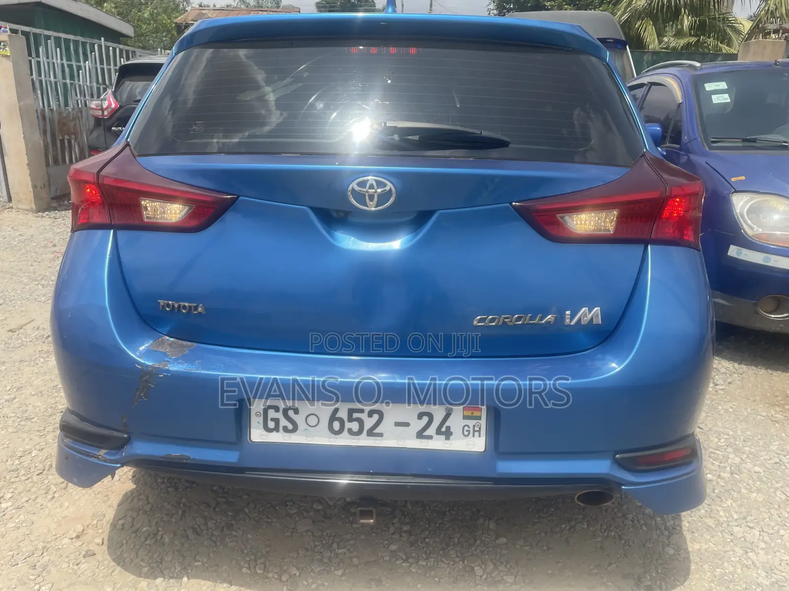 Toyota Corolla L (1.8L 4cyl 2A) 2018 Blue