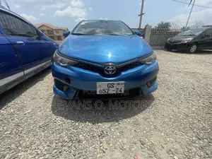 Toyota Corolla L (1.8L 4cyl 2A) 2018 Blue