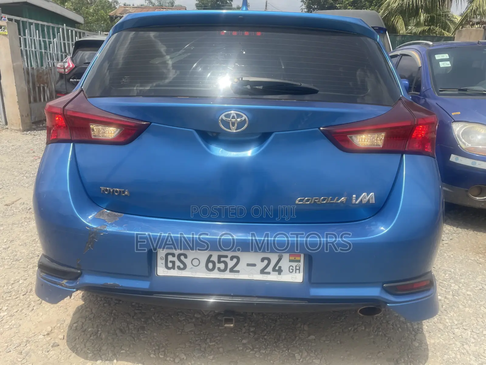 Toyota Corolla L (1.8L 4cyl 2A) 2018 Blue