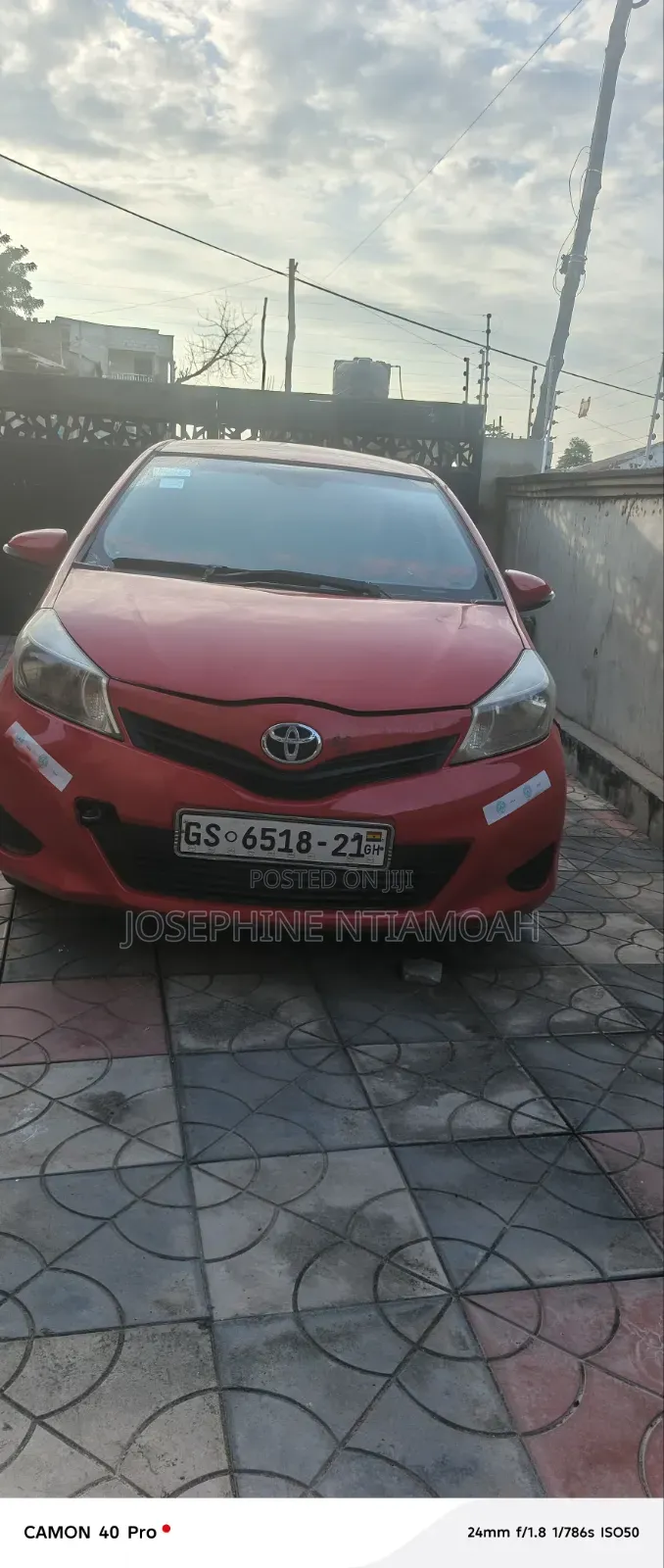 Toyota Vitz 2013 Red