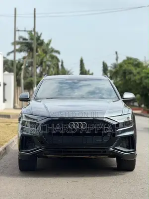 Audi Q8 2022 Gray