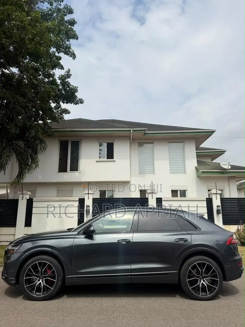 Audi Q8 2022 Gray