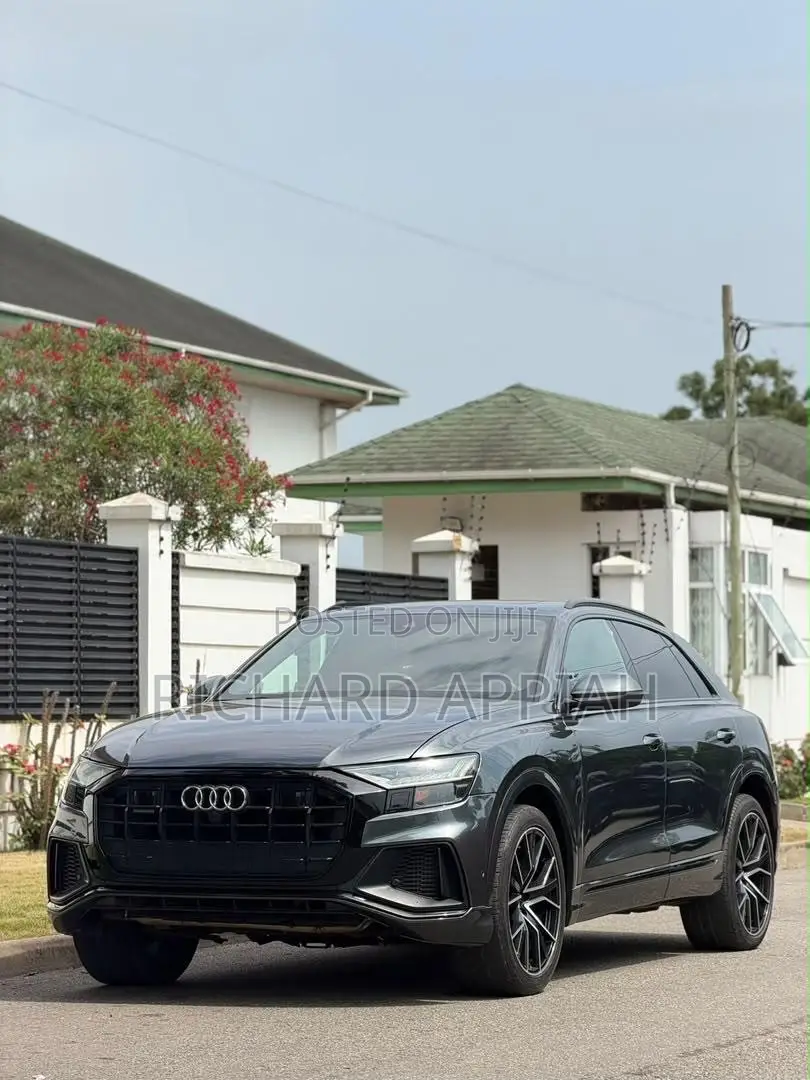 Audi Q8 2022 Gray