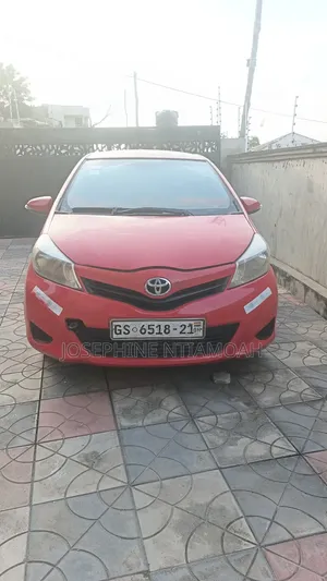 Toyota Vitz 2013 Red