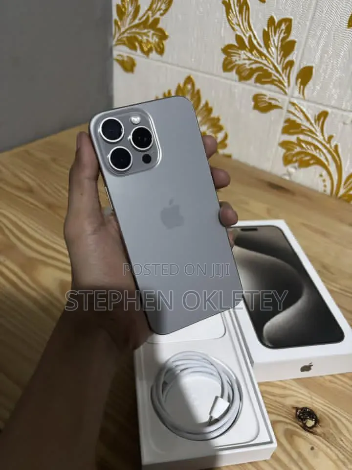 New Apple iPhone 15 Pro Max 256 GB Silver