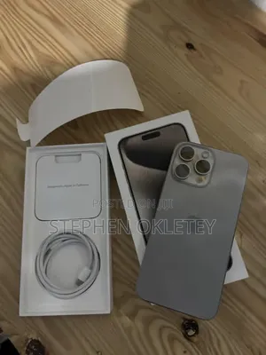 New Apple iPhone 15 Pro Max 256 GB Silver