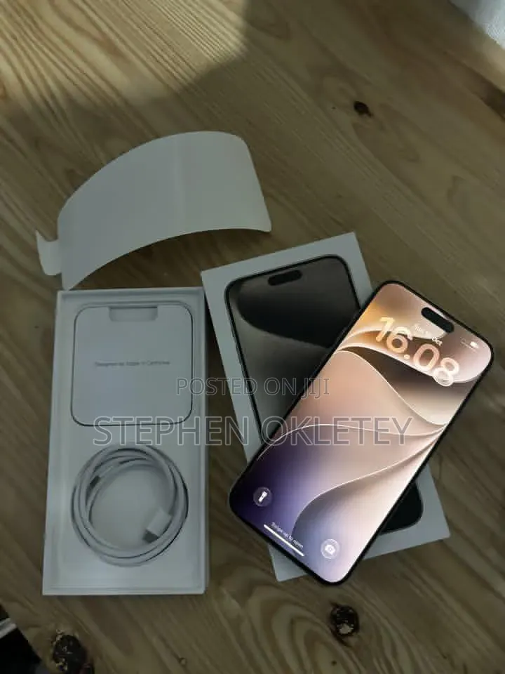 New Apple iPhone 15 Pro Max 256 GB Silver