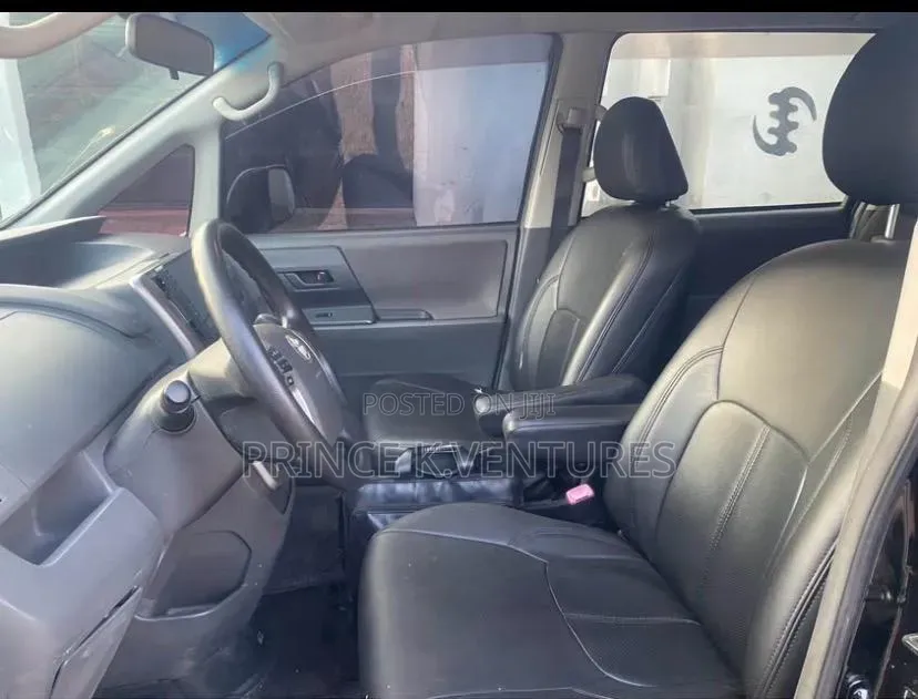 Toyota Voxy 2013 Black