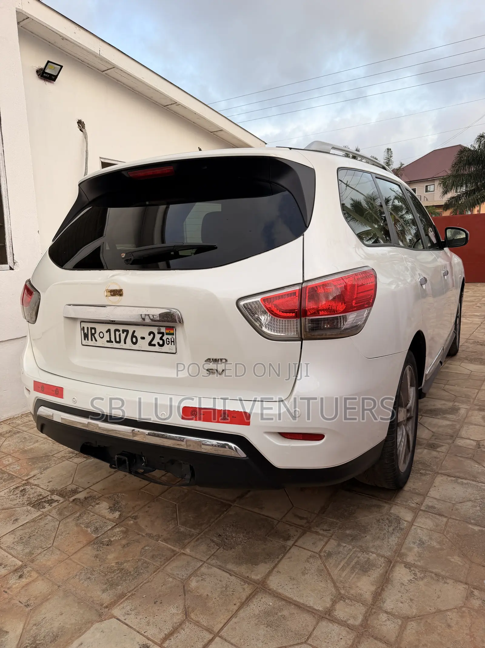 Nissan Pathfinder 2014 White