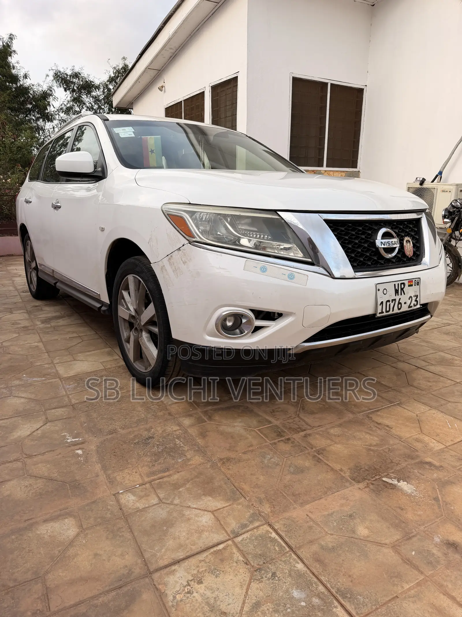 Nissan Pathfinder 2014 White