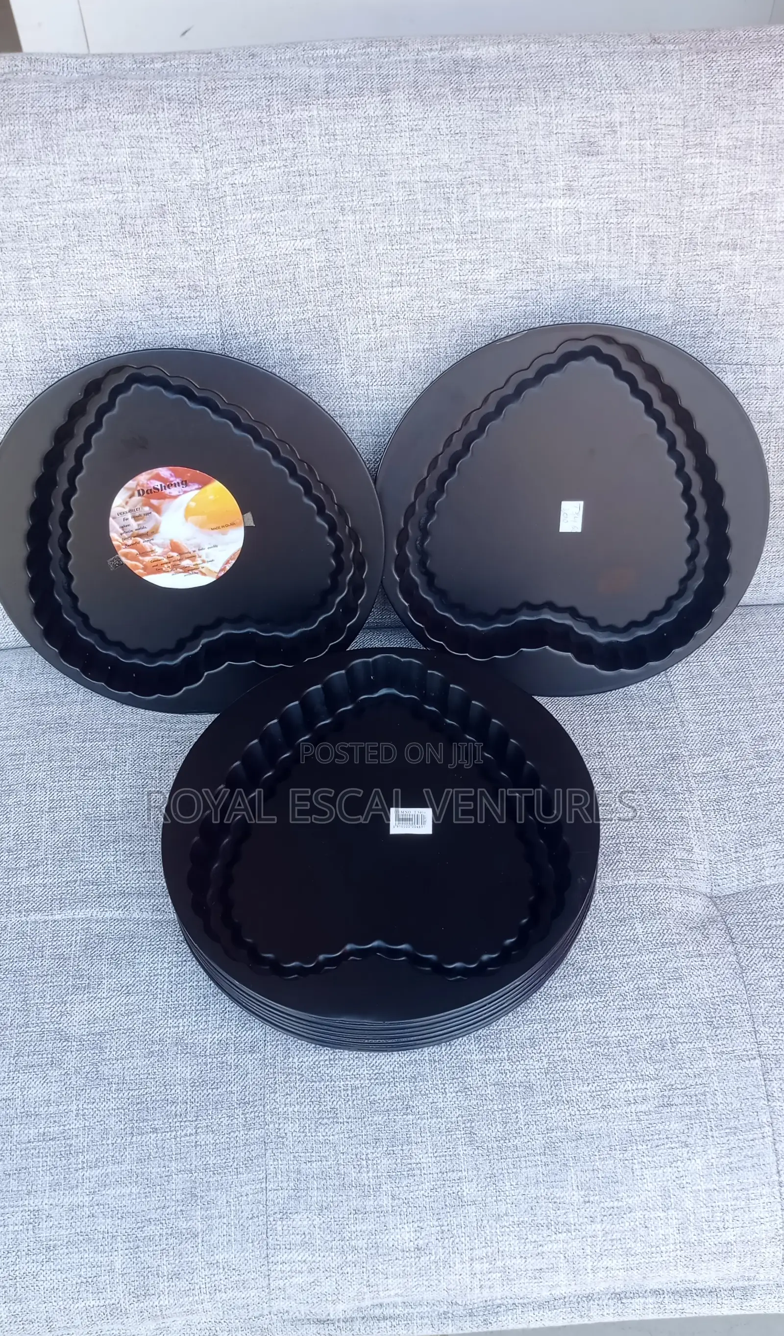 Non-Stick Fluted Heart-Shaped Baking Cake Mold Pan