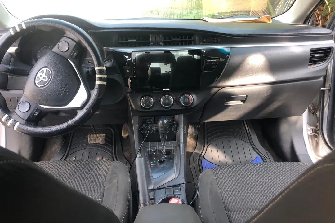Toyota Corolla 2016 Silver