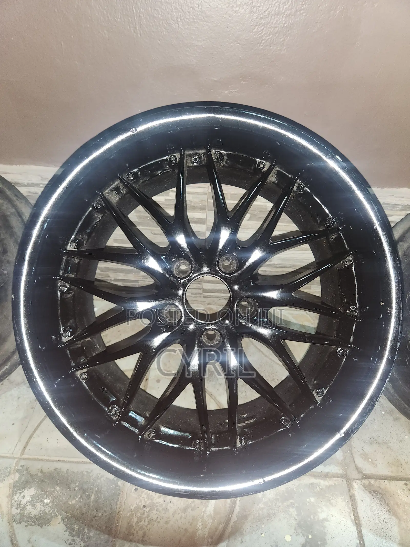 18" Staggered Deep Sit Rims
