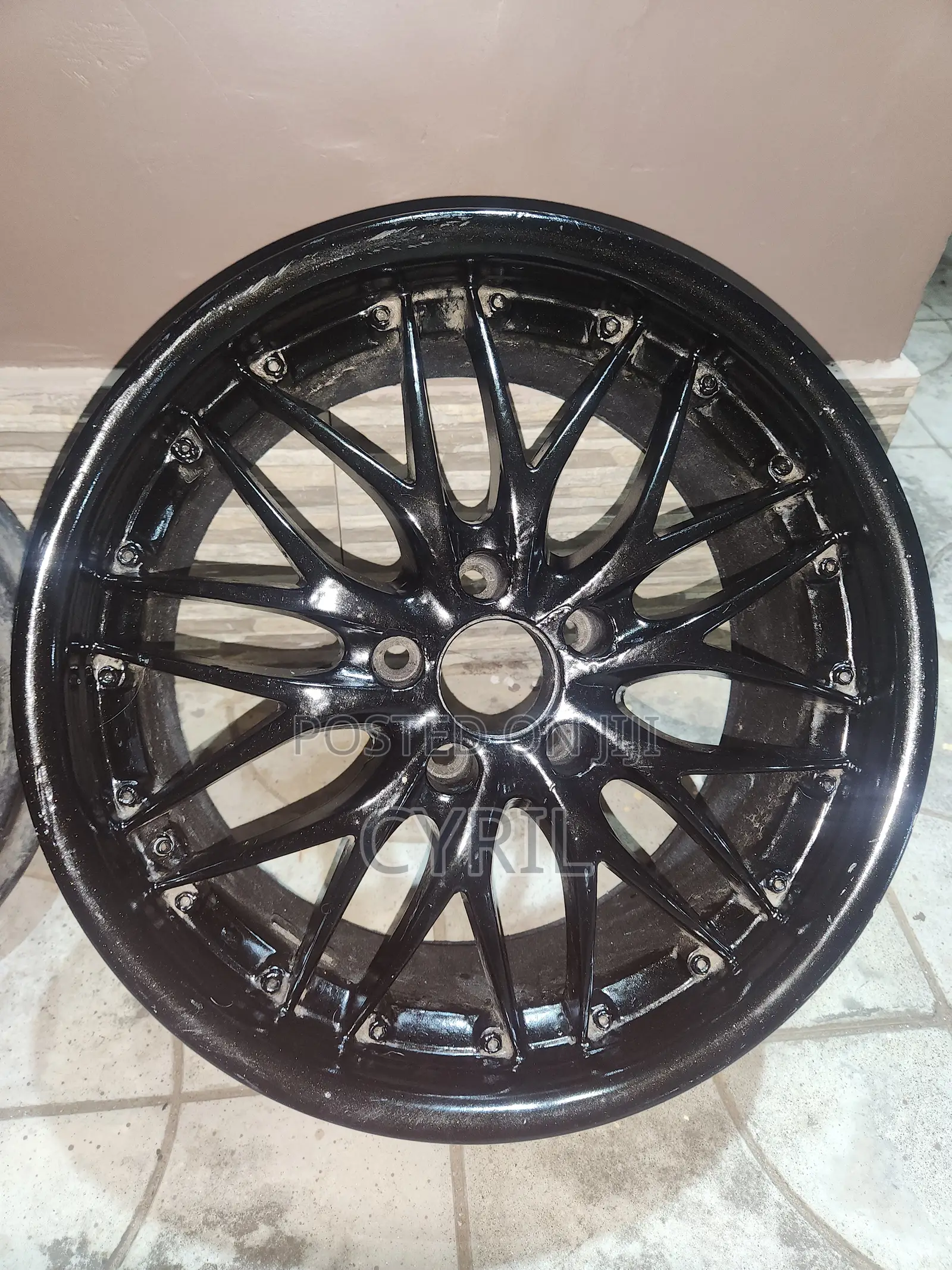 18" Staggered Deep Sit Rims