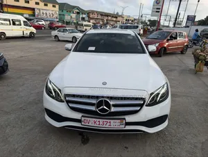 Mercedes-Benz E300 4Matic AWD Sedan (2.0L 4cyl 9A) 2017 White
