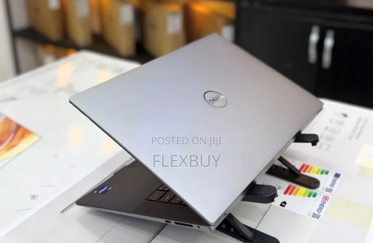 New Laptop Dell Precision 5570 32GB Intel Core i7 SSD 512GB